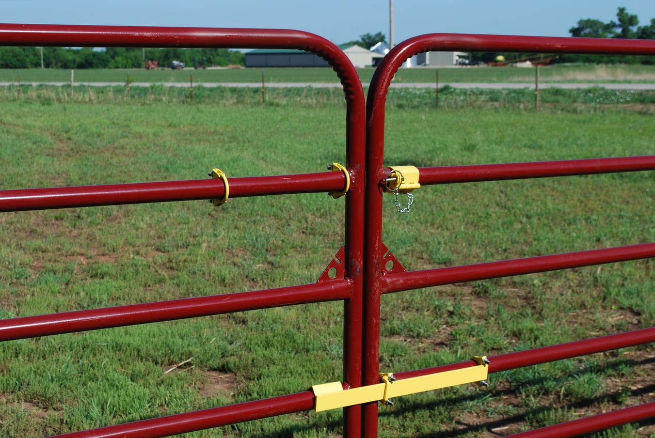 Sure Latch 2 way Gate Bracket Easy Close Fence Cattle 